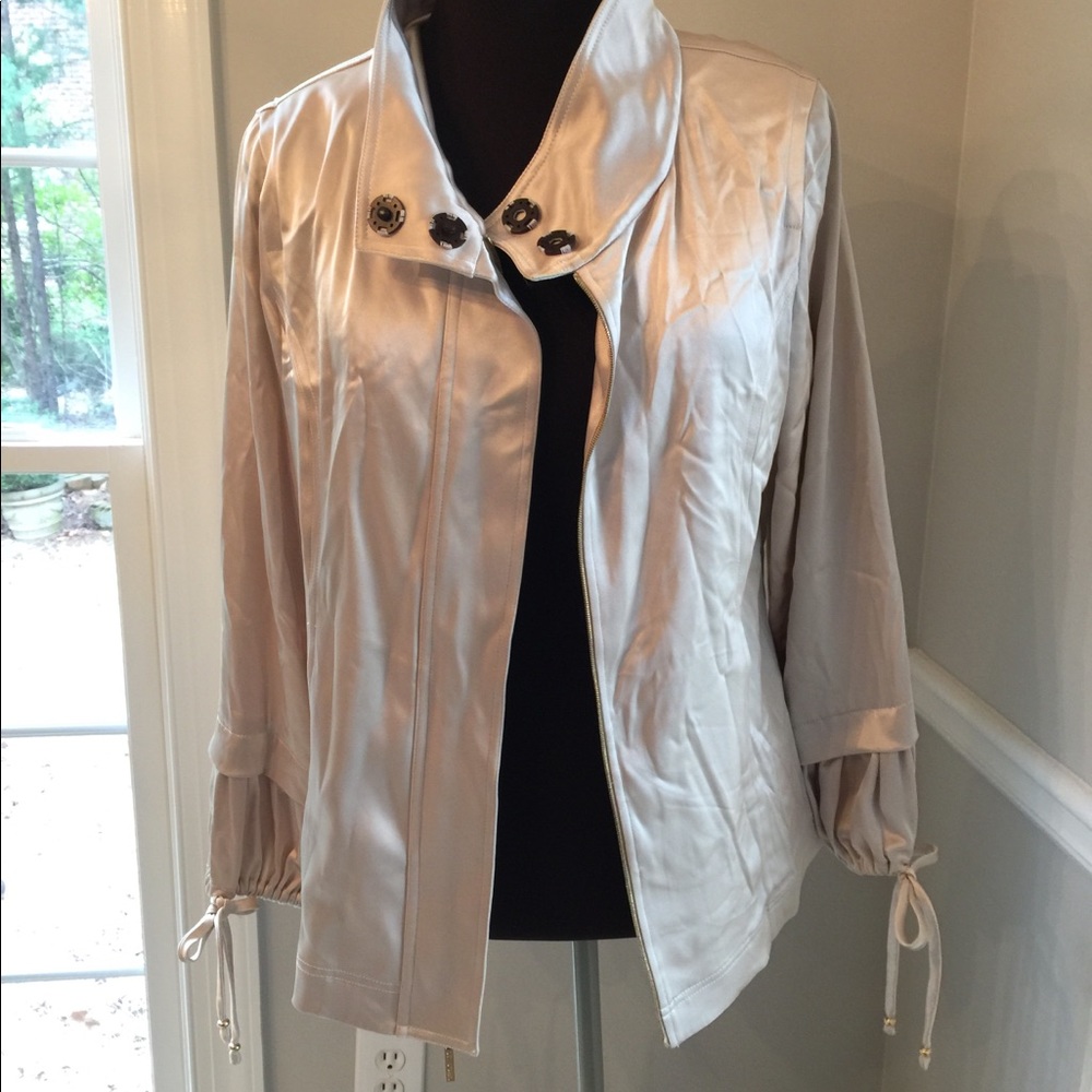 (527). St John Jacket.  Size M